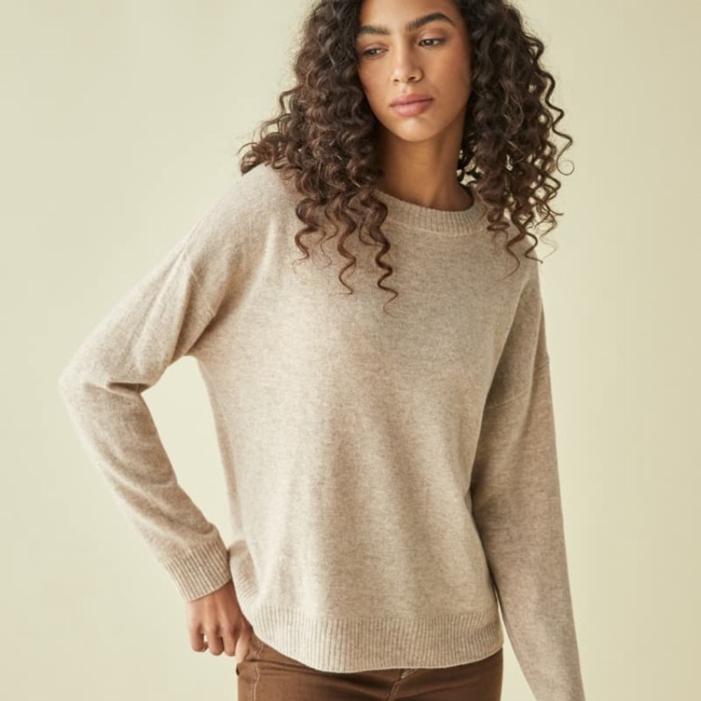 Reformation cashmere crew neck sweater